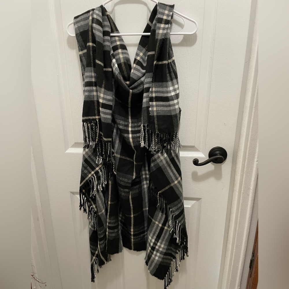 No Brand Boutique Item One size fits most blanket Vest